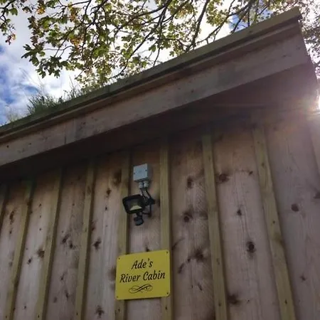 Ade's River Lettermacaward