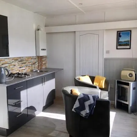 Ade's River Lettermacaward