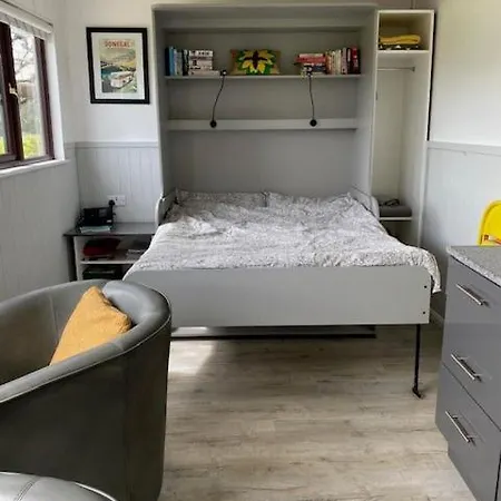 Ade's River Lettermacaward