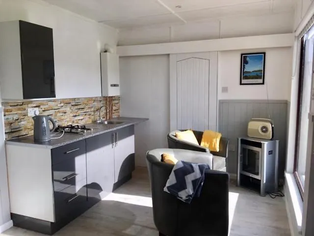 Ade's River Lettermacaward